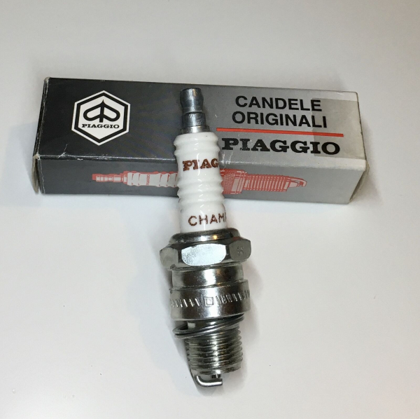Yamaha Champion Piaggio Zündkerze P2M Piaggio SKR 125 Skipper SKR 150 B9ES P2M Original Ersatzteil – MG-Teileshop